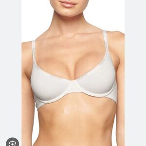 SKIMS Light Gray Underwire Bra